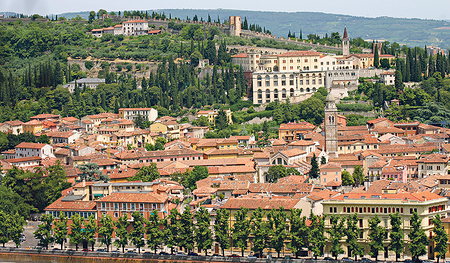 Anmutig: Verona hat viel Charme bewahrt.    