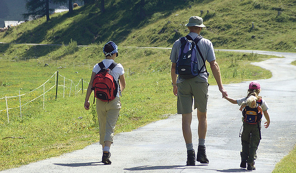 Unterwegssein auf Wegen bringt Aus- und Einblicke mit sich.