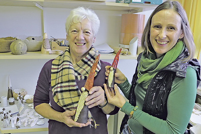 Kons. Herta Tiefenthaler (links) und Brigitte Jungwirt leiten die Naturschule St. Veit