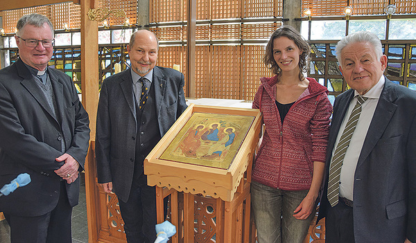 Bischof Manfred Scheuer (von links), Superintendent Gerold Lehner, Ökumenebeauftragte der Diözese Linz Isabella Bruckner und Pro-Oriente-Linz-Vorsitzender Altlandeshauptmann Josef Pühringer in der Kapelle des Ökumenischen Zentrums in Genf  