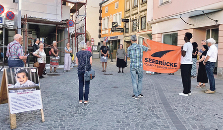 Mahnwache zum Weltflüchtlingstag am 20. Juni.   