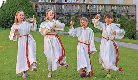 Einen ereignisreichen Tag mit einem Festgottesdienst und einer riesigen Spielestadt erlebten rund 1.000 Kinder beim  Ministrant:innen-Tag in St. Florian. 