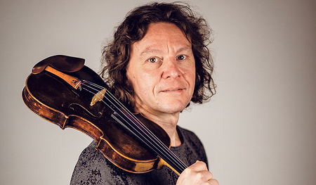 Musikschullehrer, Geiger beim Spring String Quartet, Leiter des Chameleon Orchestra:  Christian Wirth.  