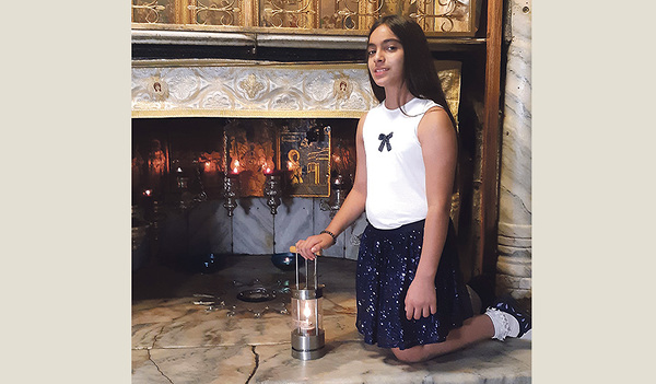 Maria Khoury holte das Licht aus der Geburtsgrotte.  