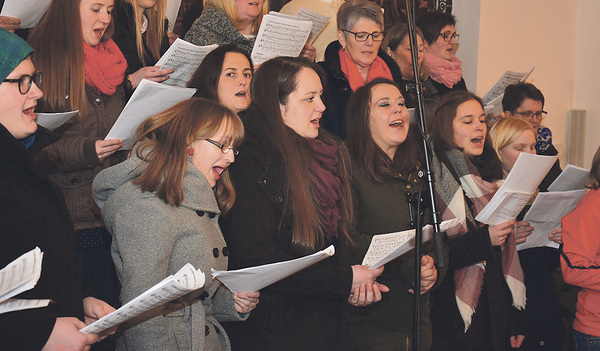 Der Generationenchor Putzleinsdorf gestaltete die Jubiläumsmesse musikalisch.   