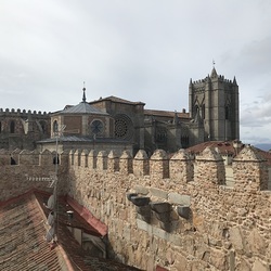 22. Oktober: Die Stadtmauer in Avila