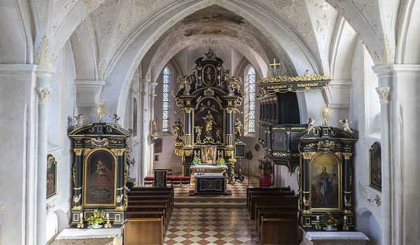 In der Pfarrkirche St. Peter am Hart wird das Patrozinium gefeiert. 