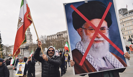 Internationale Solidarität: In vielen Ländern (im Bild eine Demonstration in London) wird gegen das Regime im Iran protestiert.   