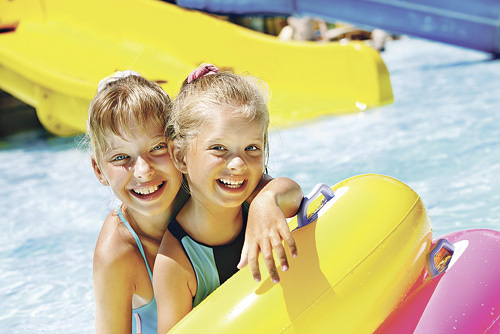 Im Freibad oder auch am See macht das Baden besonders Spaß. 