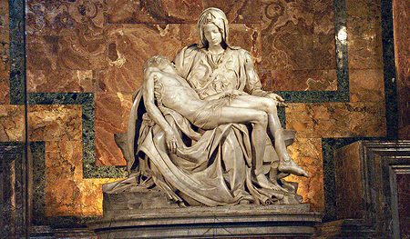 Die Pietà von Michelangelo im Petersdom.