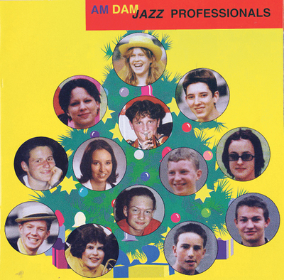Musikalische Erfahrung sammelte Christina Stürmer mit der Kinderbigband Am Dam Jazz (am Cover oben links) und als Frontfrau der Coverband „Scotty“.  