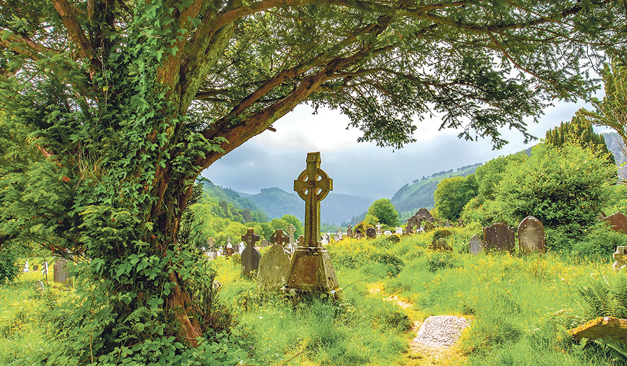 Die Klosteranlage Glendalough in Irland.  