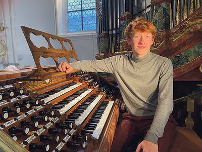 Tobias Heigelmayer spielt Orgel und Klavier. Menschen mit seiner Musik zu verzaubern, das erfüllt ihn mit Freude.