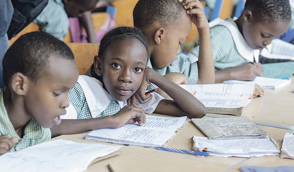 Die Organisation MPC ermöglicht Kindern und Jugendlichen im Slum von Mukuru u. a. eine Schulausbildung.  