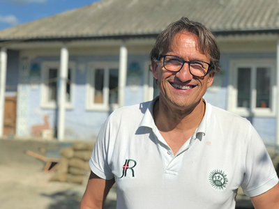 Der Vorarlberger Jesuit Markus Inama von der Organisation Concordia besucht Hilfsprojekte in der Republik Moldau.