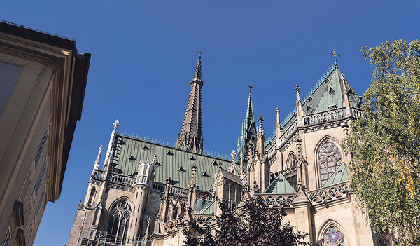 Der Mariendom ist Bischofskirche und Pfarrkirche der Dompfarre. 