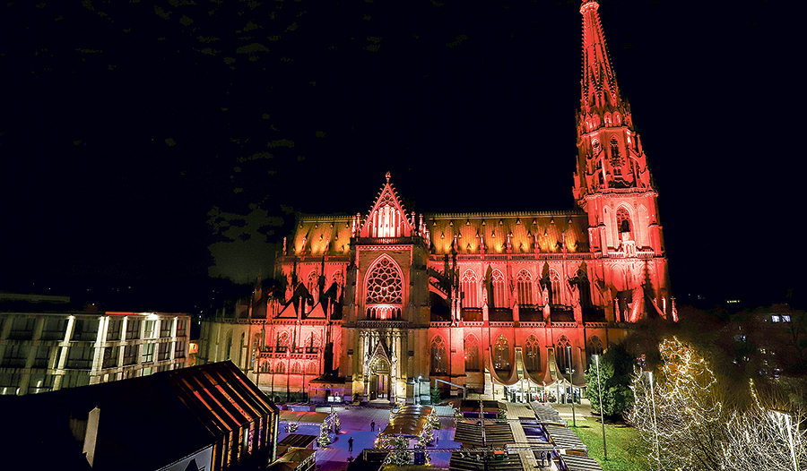 Zur Eröffnung der „16 Tage gegen Gewalt“ erstrahlte der Mariendom in Orange.