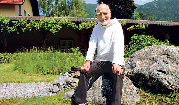 Bruder David Steindl-Rast erhebt die Dankbarkeit zum Lebensprinzip. In „Dankbarkeitsrunden“ lässt sich dies durch Impulse von anderen praktizieren.   