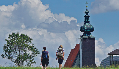 Österreich ist gesegnet mit heiligen und seligen Frauen und Männern, die Orientierung bieten. In dieser Ausgabe und in der Sommerserie macht sich die KirchenZeitung auf Spurensuche.