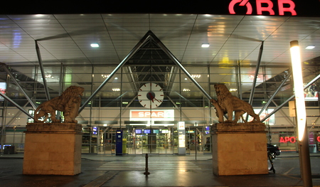 Linzer Hauptbahnhof, 5:45 Uhr