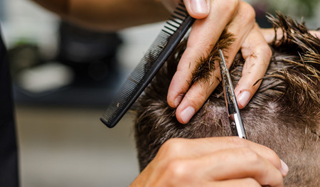 Die Friseursalons haben derzeit leider alle geschlossen