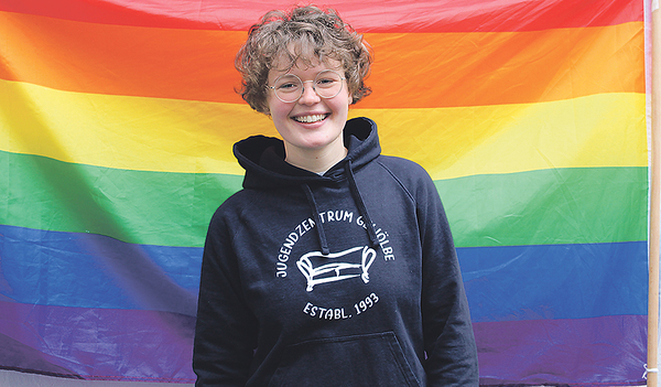 Maria Brader ist Ansprechperson für die Regenbogenpastoral in Steyr.  