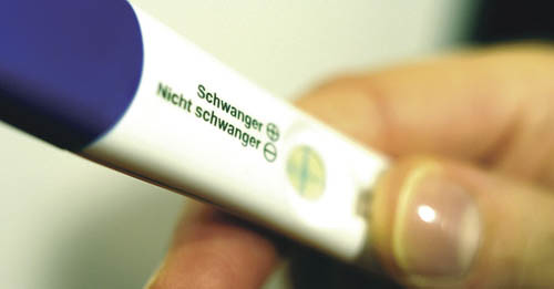 Schwangerschaftstest [NUR FUER REDAKTIONELLE VERWENDUNG ! (c) www.BilderBox.com, Erwin Wodicka, Siedlerzeile 3, A-4062 Thening, Tel. + 43 676 5103678.Verwendung nur gegen HONORAR, BELEG,URHEBERVERMERK und den AGBs auf bilderbox.com](in an im auf aus 