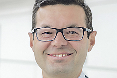 Andreas Müller ist Universitätsprofessor für Europarecht und Völkerrecht an der Universität Innsbruck. Der Jurist hat in Innsbruck, Straßburg und an der Yale University (USA) studiert und auch einen Abschluss in Philosophie. Gastprofessuren führten i