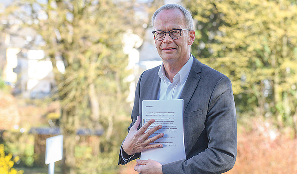 Pfarrer Burkhard Hose ist Hochschulseelsorger in Würzburg. Zusammen mit Sr. Philippa Rath hat er das Buch „Frauen ins Amt! Männer der Kirche solidarisieren sich“ (Herder Verlag, 303 Seiten, 25,80 Euro) herausgegeben.