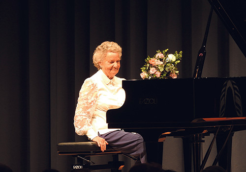 Die Pianistin Hildegard Kugler  