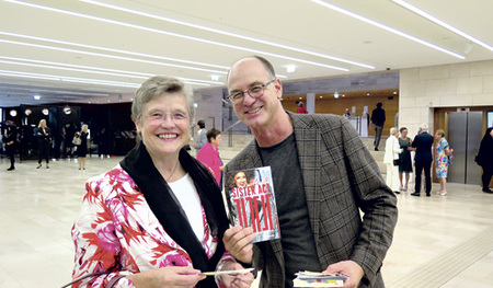 Schwester Maria Schlackl und Arne Beeker