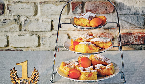 Der Marillenkuchen oder -fleck lässt sich auch super mit einer Haube krönen.