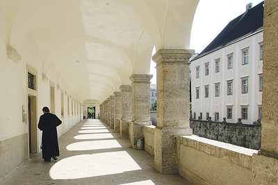 Das Stift Kremsmünster liegt in der gleichnamigen Marktgemeinde in Oberösterreich und ist ein Kloster des Ordens der Benediktiner.