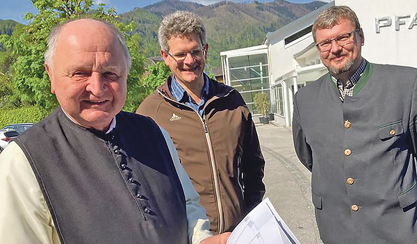 Pfarrer P. Florian Kiniger OCist (von links) mit den Pfarrgemeinderäten Thomas Tatarotti und Nikola Skoro  