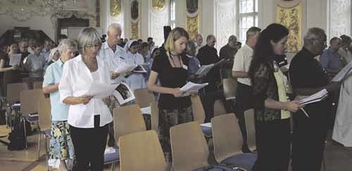 Im Stift Lambach fand am 23. und 24. Juli die Weltkirche-Fachtagung statt. Thema:  'Flucht, Dimension eines Dramas'. Organisiert wurde die Tagung von der KOO Koordinierungsstelle der ?sterreichischen Bischofskonferenz f?r Entwicklung und Mission, dem