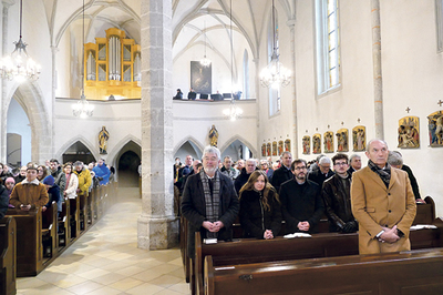 Die neue Orgel erklingt zum ersten Mal. 