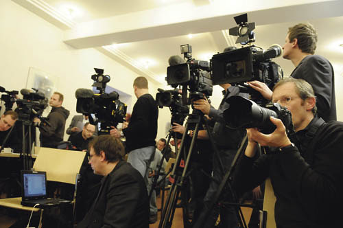 Pressekonferenz, Kameraleute, Fotografen, Medien, Club Stephansplatz 4