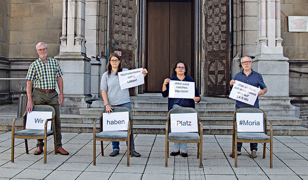 Das Dekanat Linz-Mitte und der Arbeitskreis „Kirche wirkt in der Gesellschaft“rufen mit der Sessel-Aktion #WirHabenPlatz zur Aufnahme von Flüchtlingen aus Moria auf.