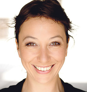 Ursula Strauss, geboren in Melk, studierte an der Schauspielschule Volkstheater in Wien. Für ihre Rollen, u.a. als Kommissarin in der Fernsehserie „Schnell ermittelt“ erhielt sie mehrere Preise.
