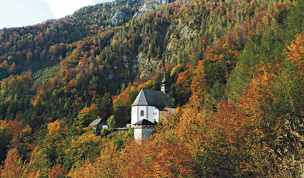 Seit 400 Jahren gibt es das idyllisch gelegene Kirchlein in Klaus. 