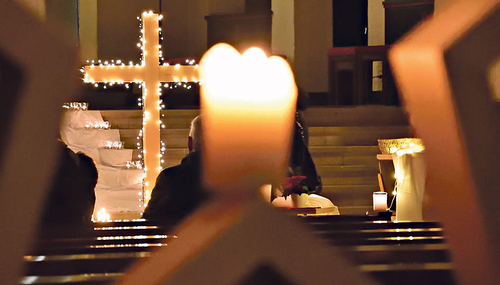 Jesus selbst gibt uns Hoffnung indem er sagt: „Ich bin die Auferstehung und das Leben.“   