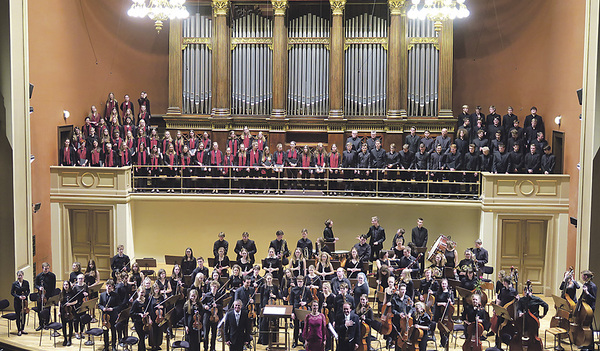 Das Musikgymnasium beim Konzert im Rudolfinum in Prag im Jahr 2017.    