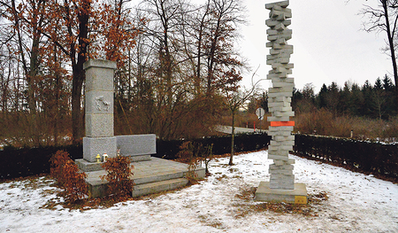 Die neue Außenlager-Stele an der KZ-Gedenkstätte Gunskirchen    
