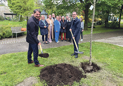 In Braunau wurde der Apfelbaum im Jägerstätterpark gesetzt.