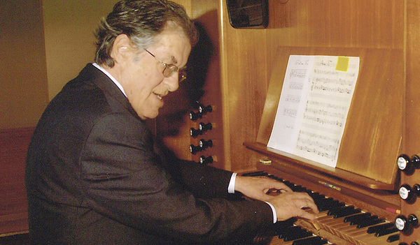 OStR. Prof. Wolfgang Fürlinger war ein leidenschaftlicher, mitreißender Musiker, Lehrer und Komponist.  