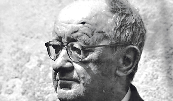 Der Priester Hermann Stieglecker (1885 - 1975)  hat in St. Florian gelehrt, geforscht und obwohl Diözesanpriester mit den Chorherren gelebt. 