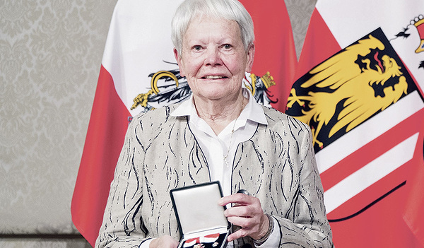 Sr. Annemarie Gamsjäger wurde kürzlich mit dem Silbernen Verdienstzeichen des Landes OÖ geehrt.
