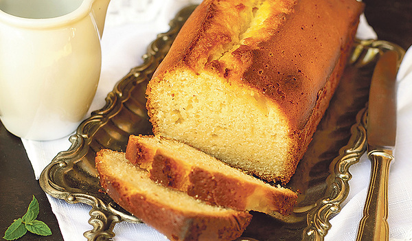 Saftiger Zitronen-Grieß-Kuchen