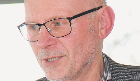 Walter Schmuckermair ist AHS-Lehrer im Ruhestand in Puchenau.