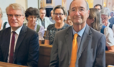 Beim Patroziniumsfest wurde auch nochmals allen Dank gesagt, die sich für die neue Orgel eingesetzt haben, im Bild zwei der Förderer: Bürgermeister Klaus Luger (links) und der langjährige WKÖ-Präsident Christoph Leitl.   